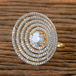 *Молочное и золотое латунное женское индийское кольцо со стразами