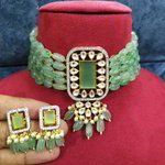 *Зелёное и золотое индийское украшение на шею со стразами