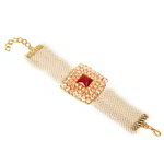 *Молочный и золотой индийский браслет с перламутровыми бусинками