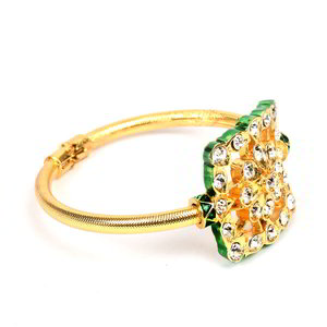 Зелёный и золотой индийский браслет с искусственными камнями