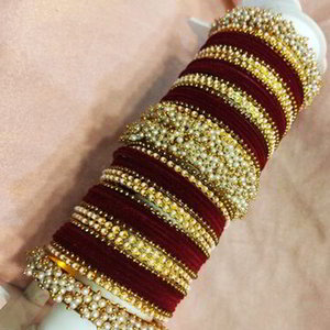 Бордовый, золотой и красный индийский браслет с перламутровыми бусинками