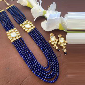 Золотое и синее индийское украшение на шею с искусственными камнями