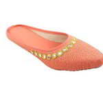 *Розовая индийская женская обувь, украшенная вышивкой