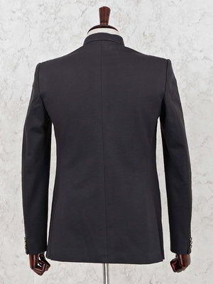 Серый мужской пиджак