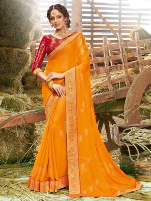 Оранжевое индийское сари из креп-жоржета, украшенное вышивкой люрексом