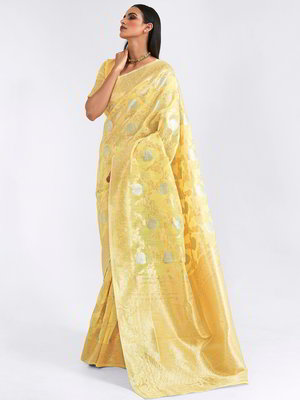Жёлтое хлопковое и льняное индийское сари, украшенное вышивкой люрексом