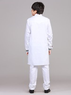 Белый хлопковый индийский костюм для мальчика