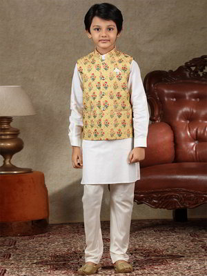 Жёлтый и белый хлопковый национальный костюм для мальчика