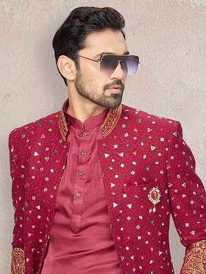 Бордовый шёлковый индийский мужской костюм с кусочками зеркалец