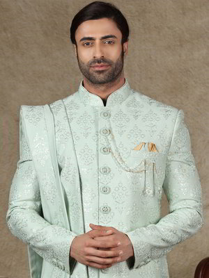 Фисташковый шёлковый индийский свадебный мужской костюм с пайетками
