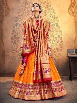 Национальный индийский женский костюм лехенга (ленга) чоли