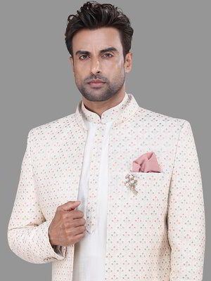 Белый шёлковый индийский мужской костюм