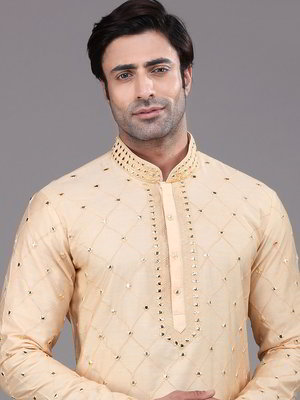 Бежевый и персиковый индийский национальный мужской костюм из шёлка