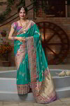 *Оригинальное красивое индийское сари из шёлка и жаккардовой ткани, украшенное вышивкой