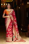 *Красное шёлковое и жаккардовое оригинальное красивое индийское сари, украшенное вышивкой
