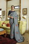 *Серое шёлковое оригинальное красивое индийское сари, украшенное вышивкой с кружевами