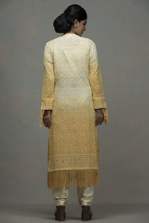 Кремовое платье / костюм из натурального шёлка-сырца, украшенное вышивкой с пайетками