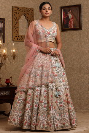 Нежно-розовый национальный индийский женский свадебный костюм лехенга (ленга) чоли, украшенный вышивкой с пайетками и стразами