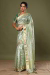 *Зелёное и золотое изумительное шикарное нарядное свадебное индийское сари из парчи, украшенное вышивкой люрексом