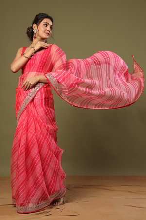 Золотое и розовое индийское сари из органзы, украшенное печатным рисунком, вышивкой с аппликацией, вышивкой со стразами, пайетками, перламутровыми бусинками