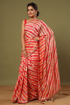 Белое, золотое и розовое индийское сари из натурального шёлка, украшенное печатным рисунком со стразами