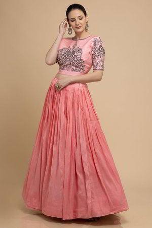 Розовый индийский женский свадебный костюм лехенга (ленга) чоли из креп-жоржета и шёлка-сырца, украшенный вышивкой с бисером, пайетками