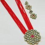 *Молочное и золотое индийское украшение на шею со стразами, перламутровыми бусинками