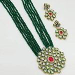 *Зелёное и золотое индийское украшение на шею со стразами, перламутровыми бусинками