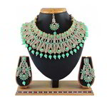 *Зелёное и золотое индийское украшение на шею со стразами, перламутровыми бусинками