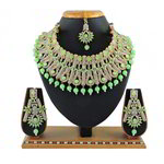 *Зелёное и золотое индийское украшение на шею со стразами, перламутровыми бусинками