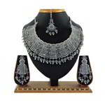 *Чёрное, золотое и серое индийское украшение на шею со стразами, перламутровыми бусинками