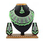 *Зелёное и золотое индийское украшение на шею со стразами, перламутровыми бусинками