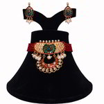 *Зелёное и золотое индийское украшение на шею со стразами, искусственными камнями, бисером