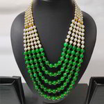 *Молочное и золотое индийское украшение на шею с перламутровыми бусинками