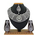 *Серебристое индийское украшение на шею со стразами