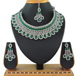 *Зелёное и золотое индийское украшение на шею со стразами