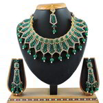 *Зелёное и золотое индийское украшение на шею со стразами