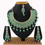 *Зелёное и золотое индийское украшение на шею со стразами