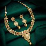 *Зелёное и золотое индийское украшение на шею со стразами, искусственными камнями