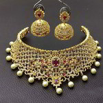 *Золотое и розовое индийское украшение на шею со стразами, перламутровыми бусинками