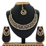 *Зелёное и золотое индийское украшение на шею со стразами