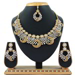 *Золотое индийское украшение на шею со стразами