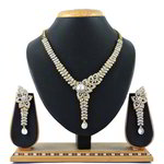 *Золотое индийское украшение на шею со стразами