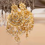 *Молочные и золотые индийские серьги с перламутровыми бусинками