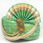 *Зелёный шёлковый индийский тюрбан (чалма), украшенный печатным рисунком с кружевами