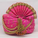 *Розовый шёлковый индийский тюрбан (чалма), украшенный печатным рисунком с кружевами