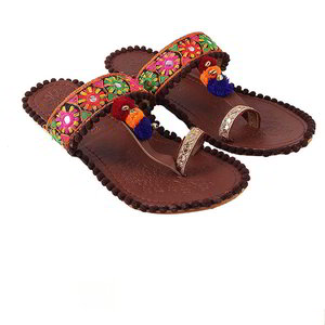 Бежевая и коричневая индийская женская обувь, украшенная скрученной шёлковой нитью, вышивкой