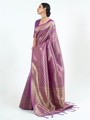 Лиловое шёлковое индийское сари, украшенное вышивкой люрексом
