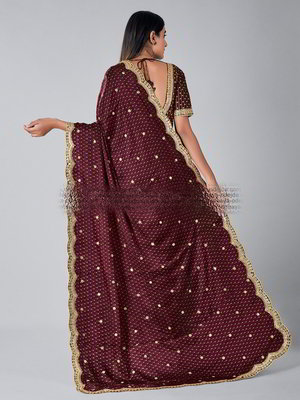 Бордовое атласное индийское сари, украшенное вышивкой люрексом с пайетками
