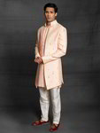 *Персиковый индийский мужской костюм с кусочками зеркалец